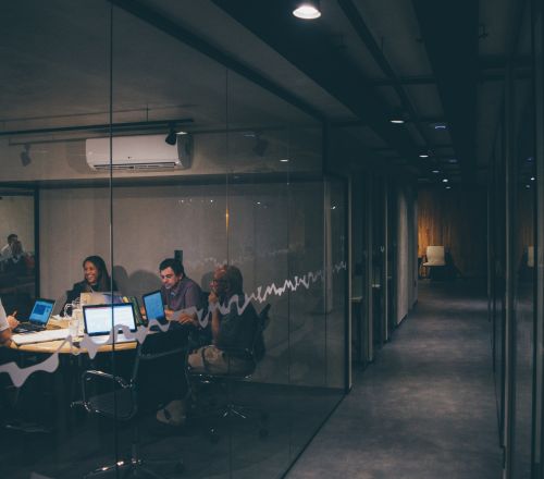 Mitarbeiter in einer Sitzung