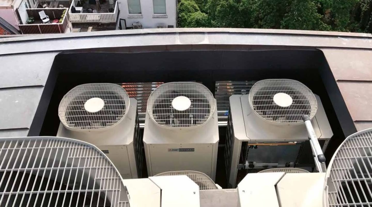 Kaltwasserkühlsystem auf dem Dach